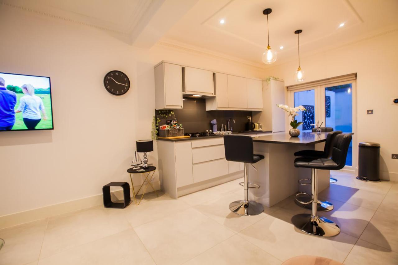 Surbiton Luxury Garden House 19A Βίλα Εξωτερικό φωτογραφία